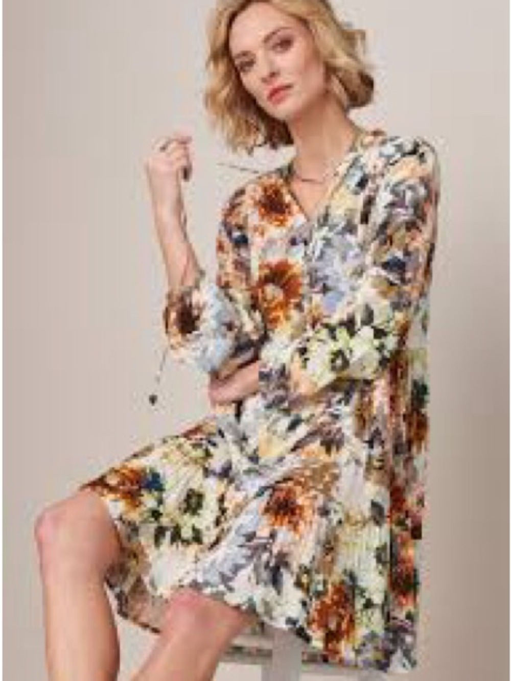 Women's Charlie Paige Floral Tunic Top Size L White Orange